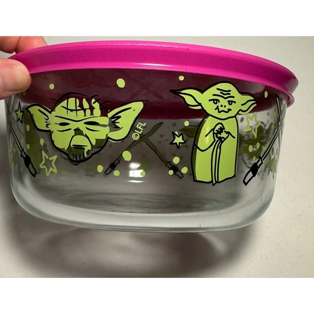 Pyrex Star Wars Yoda Glass Food Storage Container 4 Cup Round Pink Lid NEW